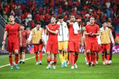 国足涅槃重生！2-1绝杀澳大利亚，保留晋级希望至最后一轮。